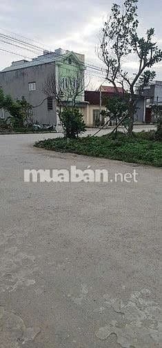 Cần cho thuê Mặt Bằng, Kho /Xưởng Diện tích: 650m2. Tại  khu hoa động 