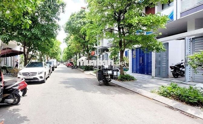 Văn phòng đẹp 25m2, giá siêu rẻ chỉ 5,2tr tại Vạn Phúc City,