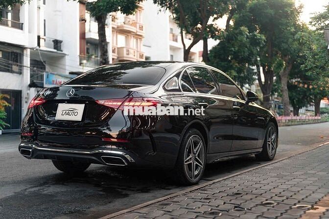 Mercedes C300 AMG - 9000 km - Đăng ký lần đầu 2023