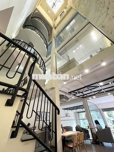 Cho Thuê Nhà Suốt Đẹp Có Hầm Xe Đường Phan Xích Long, Phú Nhuận