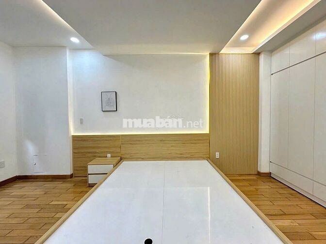 Cần cho thuê nhà MT 615A Đường 3/2 P.8 Q.10