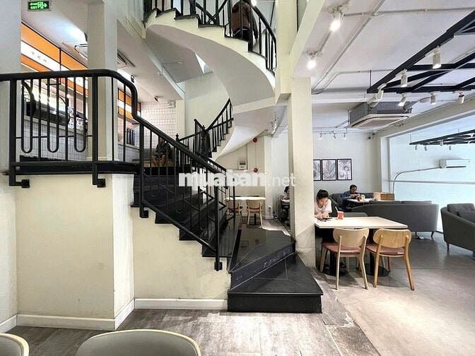 Cho Thuê Nhà Suốt Đẹp Có Hầm Xe Đường Phan Xích Long, Phú Nhuận