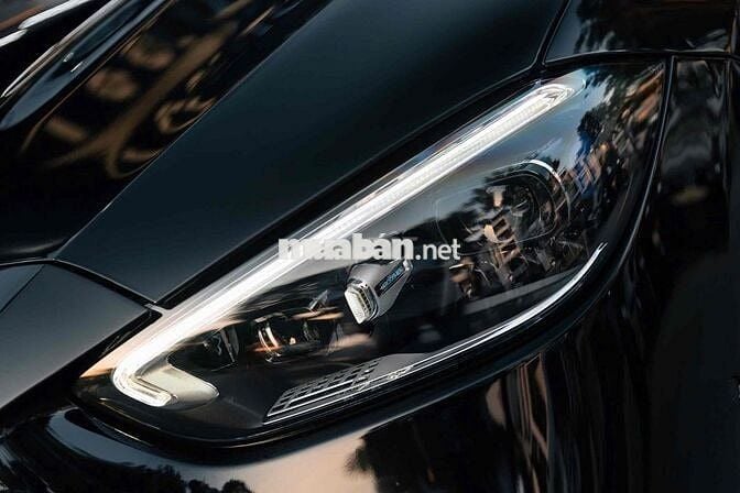 Mercedes C300 AMG - 9000 km - Đăng ký lần đầu 2023