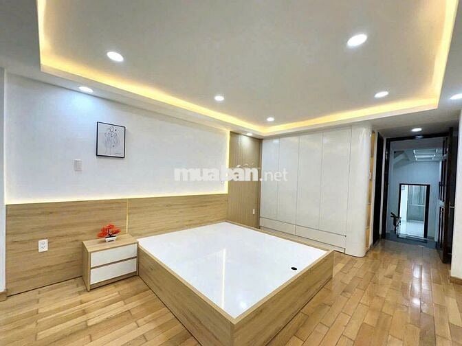 Cần cho thuê nhà MT 615A Đường 3/2 P.8 Q.10