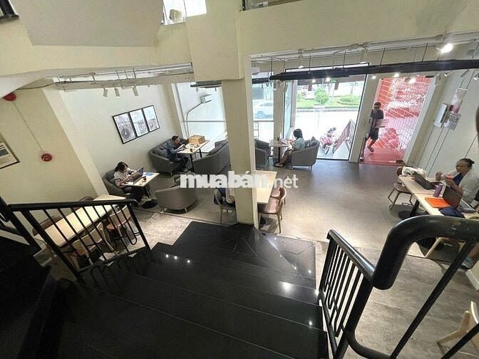 Cho Thuê Nhà Suốt Đẹp Có Hầm Xe Đường Phan Xích Long, Phú Nhuận