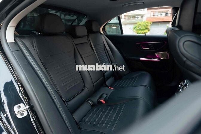 Mercedes C300 AMG - 9000 km - Đăng ký lần đầu 2023