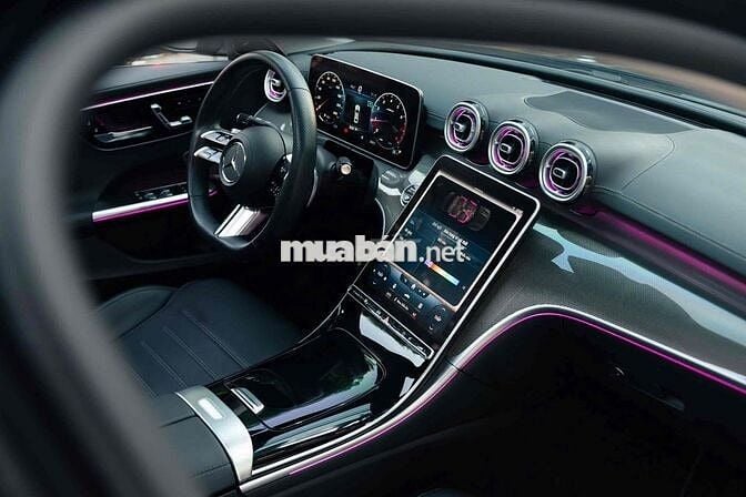 Mercedes C300 AMG - 9000 km - Đăng ký lần đầu 2023
