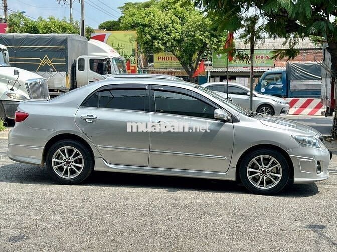 Toyota Corolla Altis 2013 2.0