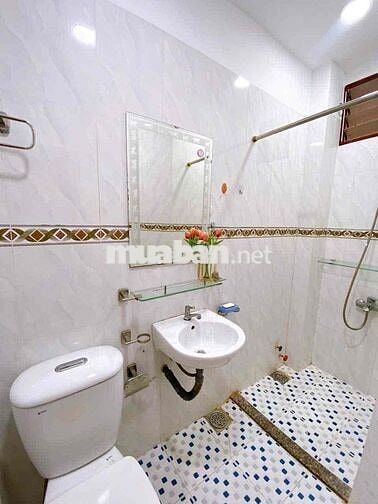 cho thuê phòng trọ ban công tách bếp gần DH Tài Chính Marketing