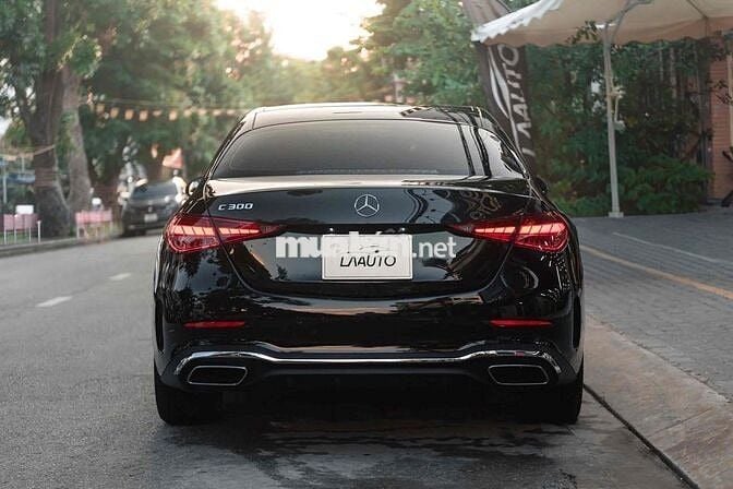 Mercedes C300 AMG - 9000 km - Đăng ký lần đầu 2023