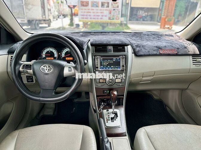 Toyota Corolla Altis 2013 2.0