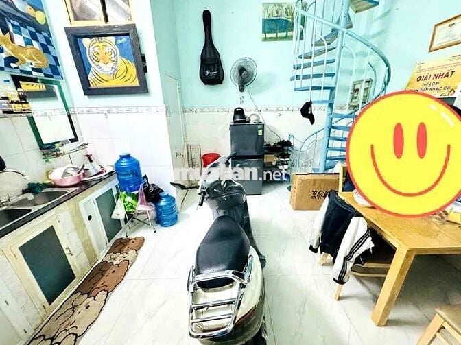 Bán gấp nhà 3 tầng 18m² Tân Bình – DTSD 54m² – giá siêu rẻ chỉ 2.x tỷ