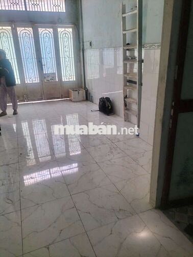 Cho thuê nhà nguyên căn hẻm 1 sẹt bàn giao nhà mới có 1 máy lạnh