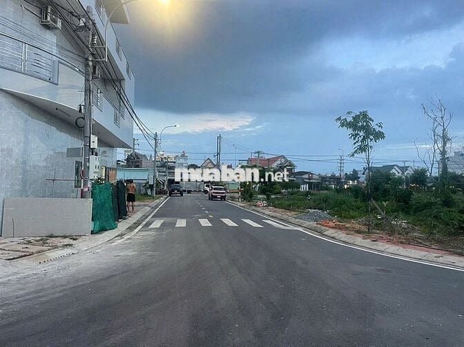 Bán đất cho mẹ đi lấy chồng,mặt tiền đường Cầu Chợ Đệm,tt Tân Túc 100m
