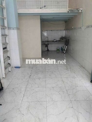 Cho thuê nhà nguyên căn hẻm 1 sẹt bàn giao nhà mới có 1 máy lạnh