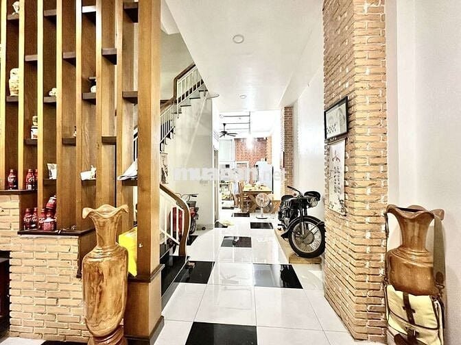 Biệt thự mặt hẻm 5m-tại Đ.Lam Sơn Tân Bình|sổ sách chuẩn chỉnh|giá tốt