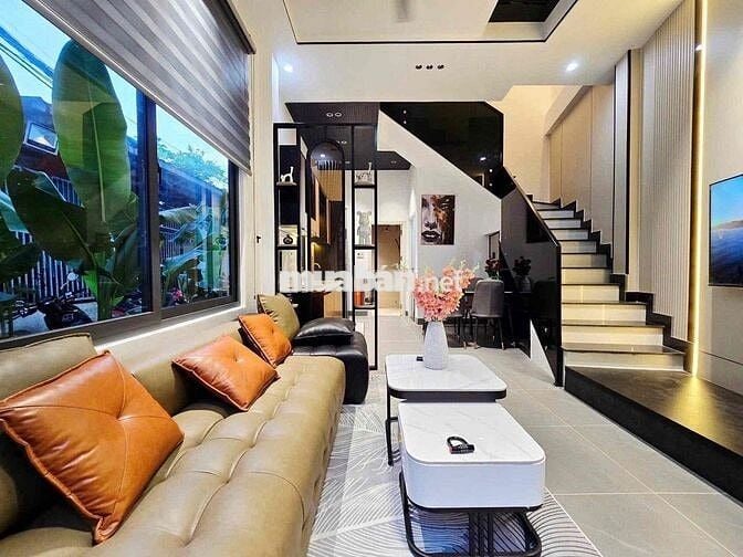Nhà 2 tầng mới 2 mặt kiệt thoáng mát