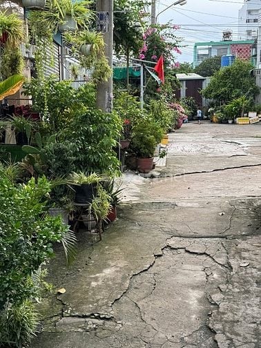 Chính chủ bán nhà shr 4*14m ,nhà có hẻm mặt sau thông thoáng