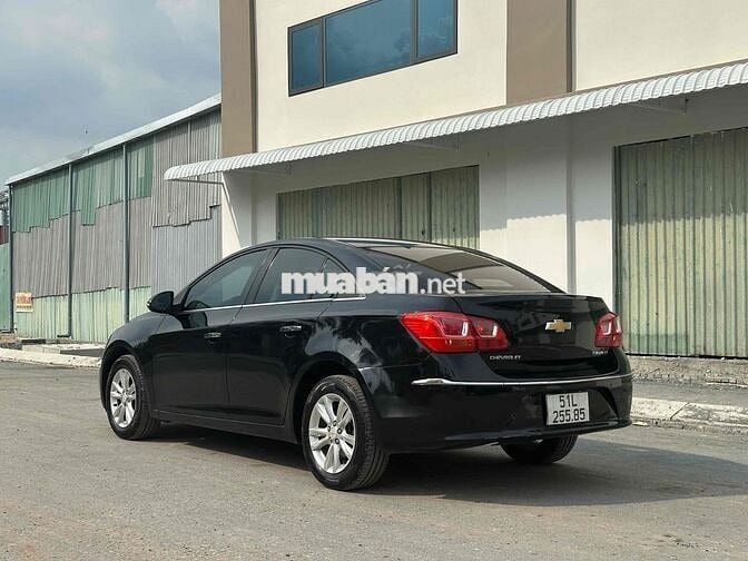 Chevrolet Cruze số sàn 2017 – Xe gia đình chuẩn