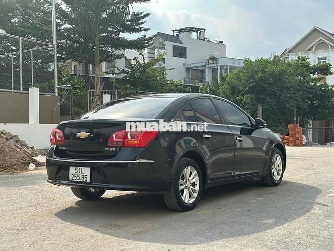 Chevrolet Cruze số sàn 2017 – Xe gia đình chuẩn