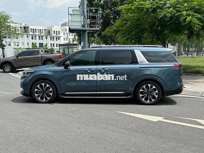 Kia Carnival 2023 Signature 2.2D - 48000 km