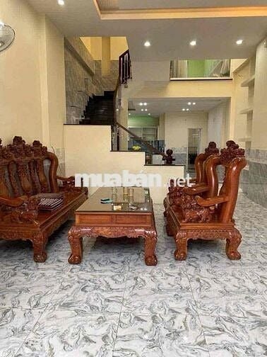 Cho Thuê Nhà 1 trẹt 2 lầu 3 pn 3wc đường 8m kdc an ninh sạch đẹp