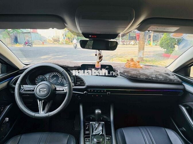 Mazda 3 2023 1.5L Deluxe