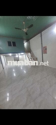 Nhà sạch sẽ dọn vào ở liền ,gác lửng 2pn ,1 wc ,mặt tiền nhựa thông