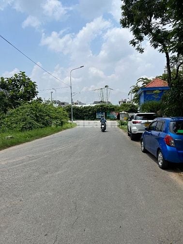 Bán đất 3 mặt đường Lê Hữu Kiều , p Bình Trưng Tây – Quận 2 cũ