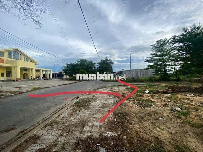 bán lô đất đẹp đối diện cổng chợ Điện Dương giá rẻ vừa ở cừa kinh doan