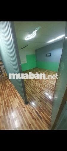 Nhà sạch sẽ dọn vào ở liền ,gác lửng 2pn ,1 wc ,mặt tiền nhựa thông