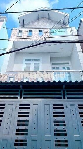 Nhà hai mặt hẻm, hẻm trước 4m hẻm sau 4m. 1 trệt+2 lầu+ST. 4PN + 4VS