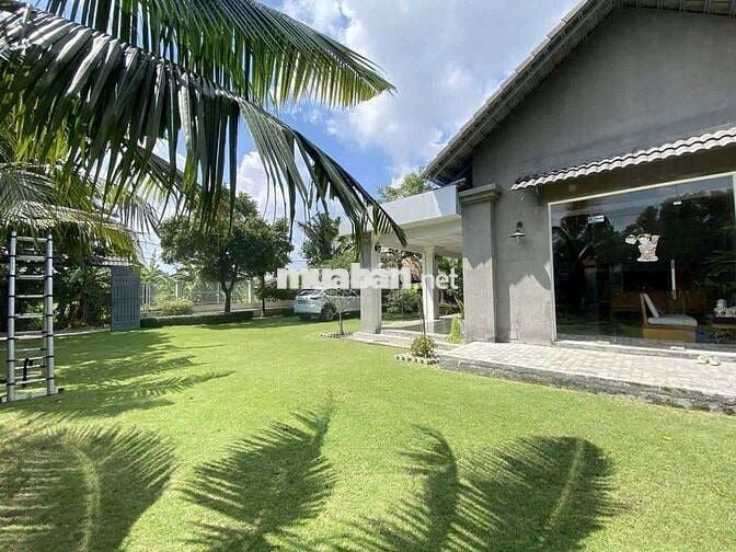 BIỆT THỰ 1500M2 SÂN VƯỜN RỘNG MÁT MẺ, SẴN HỒ BƠI NGAY TAM BÌNH THỦ ĐỨC