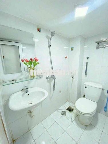 CĂN HỘ GIÁ TỐT , NGAY ETOWN , SÁT HỌC VIỆN HÀNG KHÔNG , FULL NT