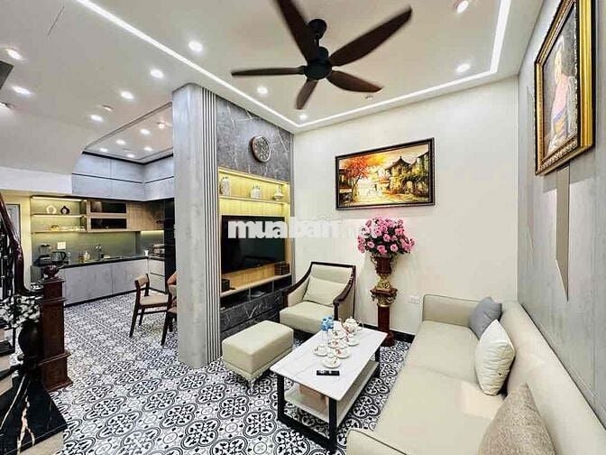 Nhà đẹp Trần Thái Tông - 38m2x6 tầng thang máy, ô tô cách 15m 9.98tỷ