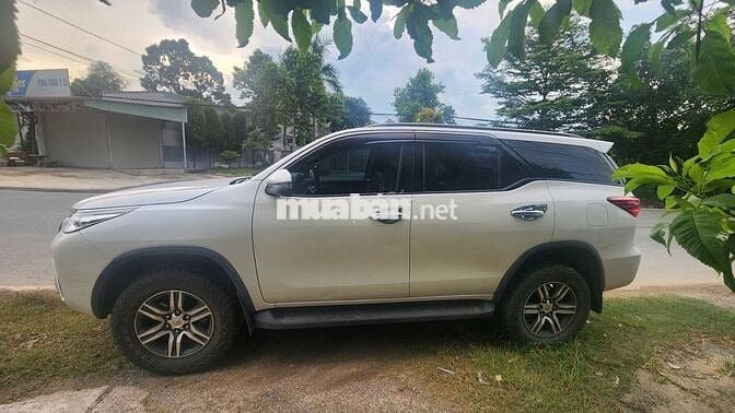 Toyota Fortuner 2020 2.4G 4x2 AT - Hơn 16 vạn km