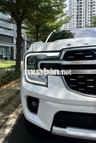 Ford Everest 2025 Platinum 2.0L 4x4 AT - 5100 km