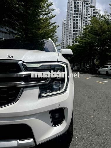 Ford Everest 2025 Platinum 2.0L 4x4 AT - 5100 km