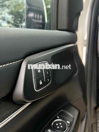 Ford Everest 2025 Platinum 2.0L 4x4 AT - 5100 km