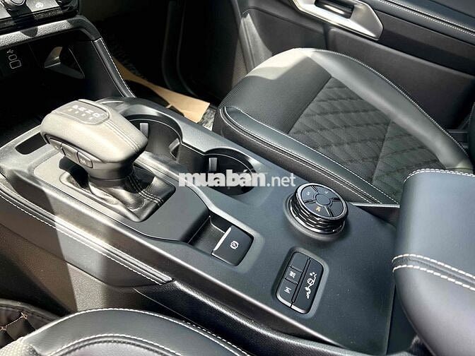 Ford Everest 2025 Platinum 2.0L 4x4 AT - 5100 km
