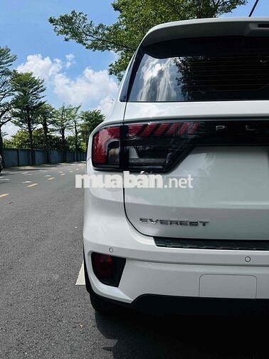 Ford Everest 2025 Platinum 2.0L 4x4 AT - 5100 km