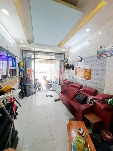 Bán nhà giáp q10 - Ngay 3/2 - Thái Phiên - 31m2 - giá 5,9 tỷ