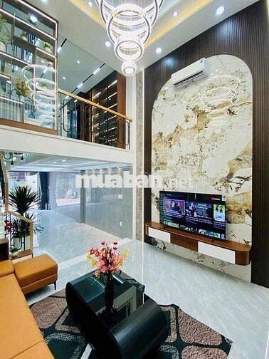 Cô Hoa cần bán nhà đường Lê Thị Bạch Cát, Quận 11. giá 5Tỷ570/ 54m2.