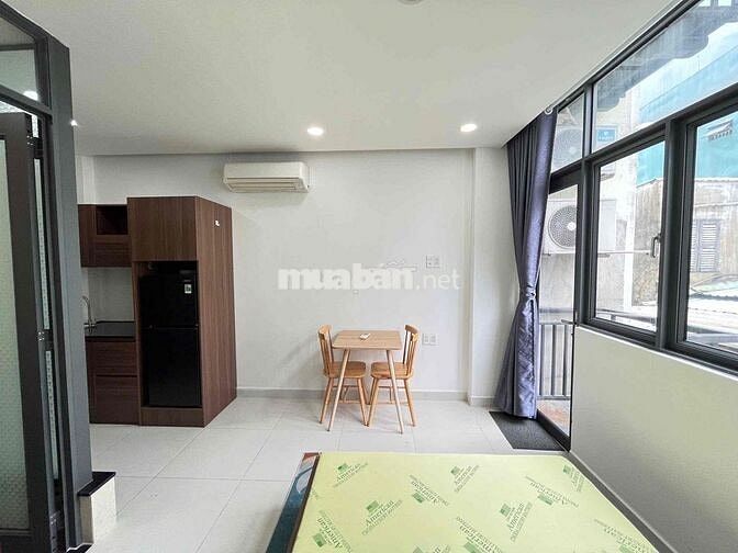 Cho thuê căn hộ Studio Ban công Q1 gần cầu Ông Lãnh, chợ Bến Thành