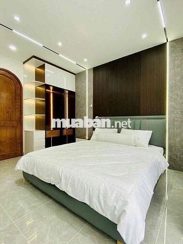 Cô Hoa cần bán nhà đường Lê Thị Bạch Cát, Quận 11. giá 5Tỷ570/ 54m2.