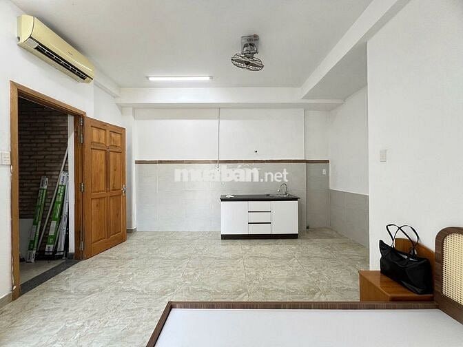 STUDIO BAN CÔNG THOÁNG MÁT NGAY NHIÊU TỨ - PHAN ĐĂNG LƯU - HOA SỨ