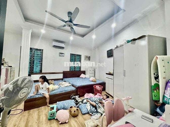 Nhà ở kinh doanh Trần Khát Chân