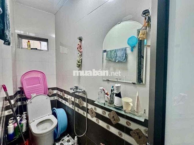 Nhà ở kinh doanh Trần Khát Chân