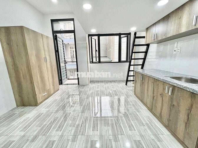 Phòng gác ban công gần ngay VLU