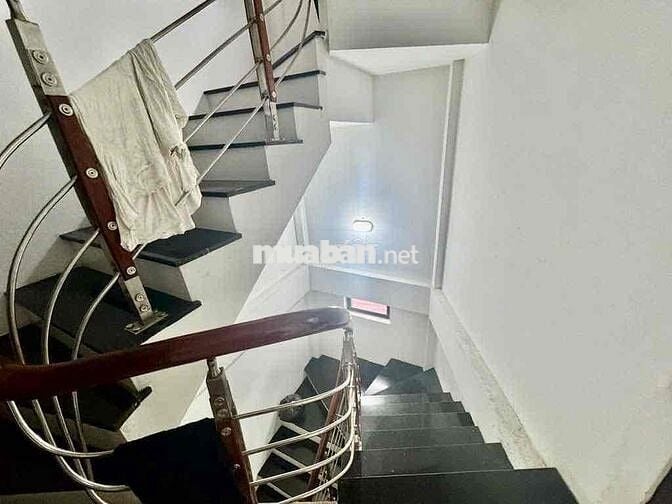 Nhà ở kinh doanh Trần Khát Chân
